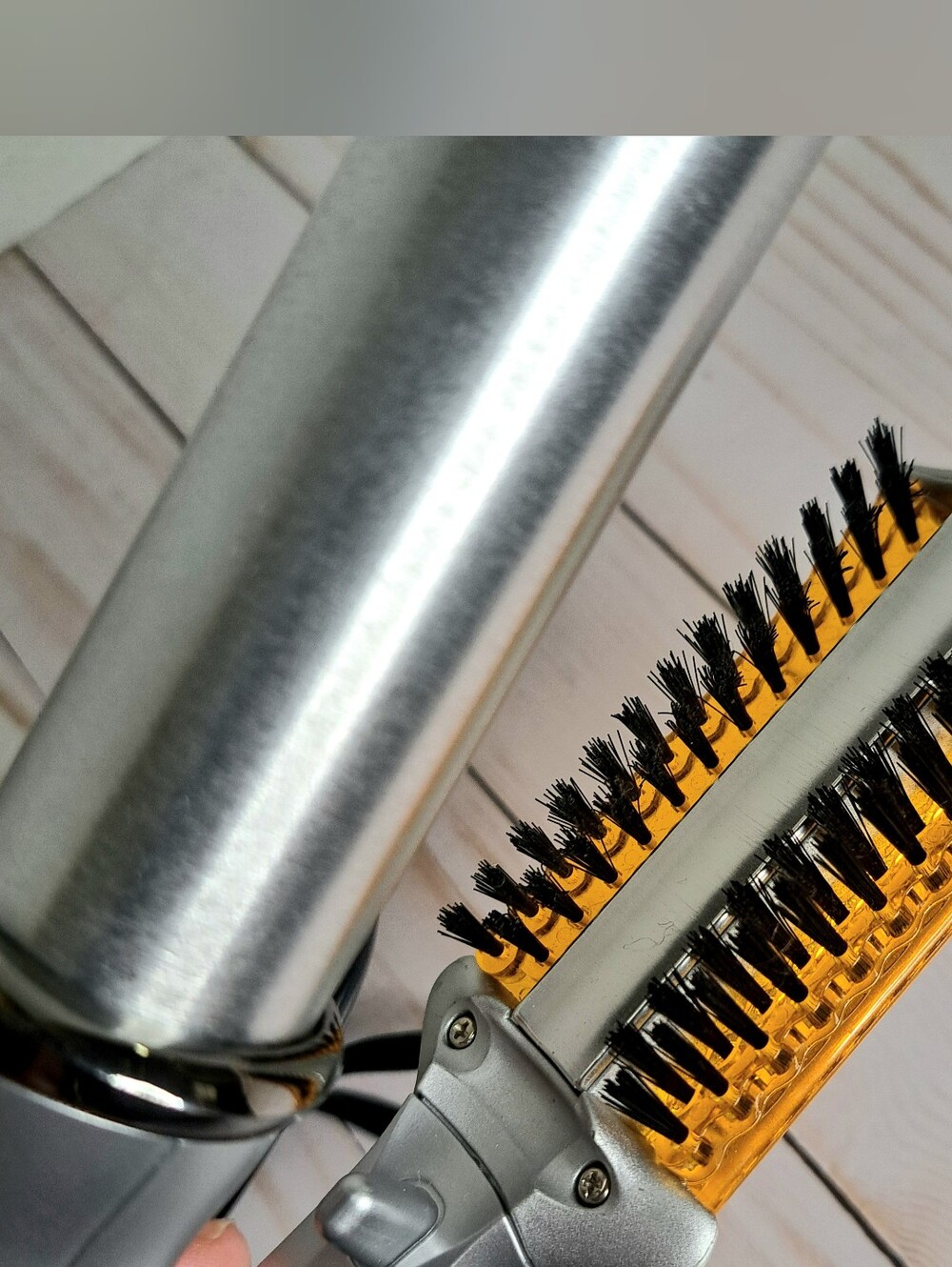 InStyler Rotating Hot Iron and Styling Brush - Picture 7 of 9